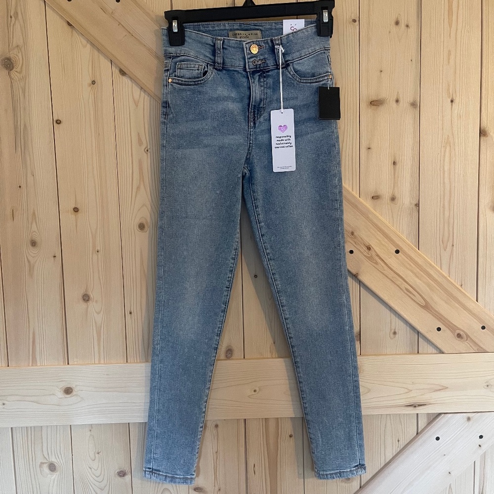 Celebrity Pink Girls Soft and Stretchy Skinny Jeans NWT Size 12